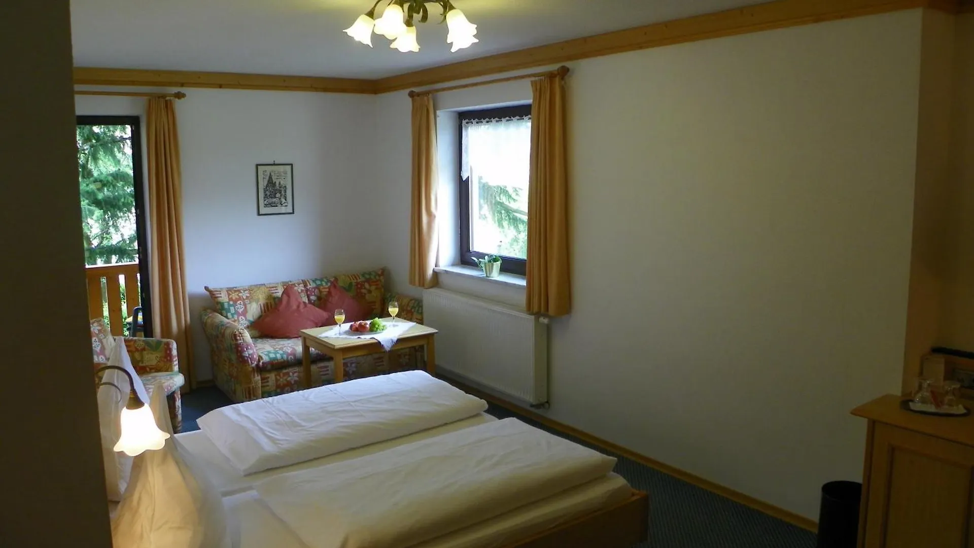 Landhotel Steigerwaldhaus Burghaslach 2*,