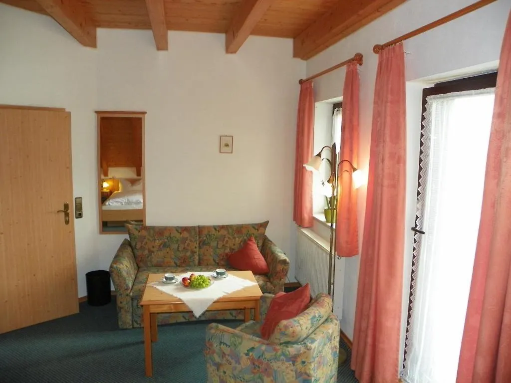 Landhotel Steigerwaldhaus Burghaslach 2*,